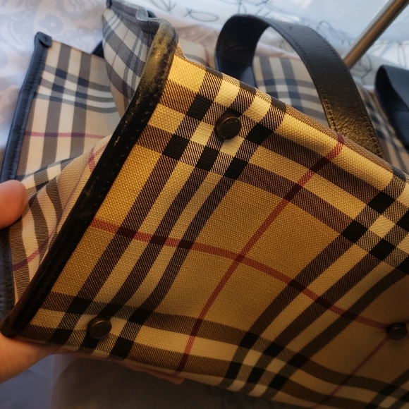Burberry Tote - Picture 14 of 16